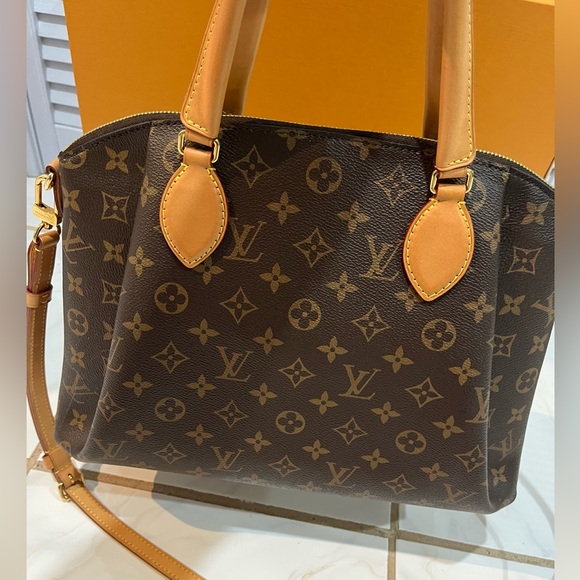 Louis Vuitton Handbag-Rivoli - Picture 4 of 8